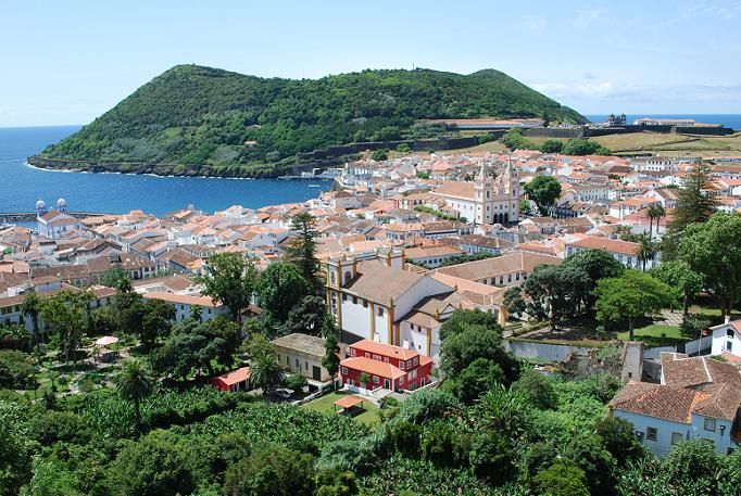 Vista sobre Angra do Heroísmo