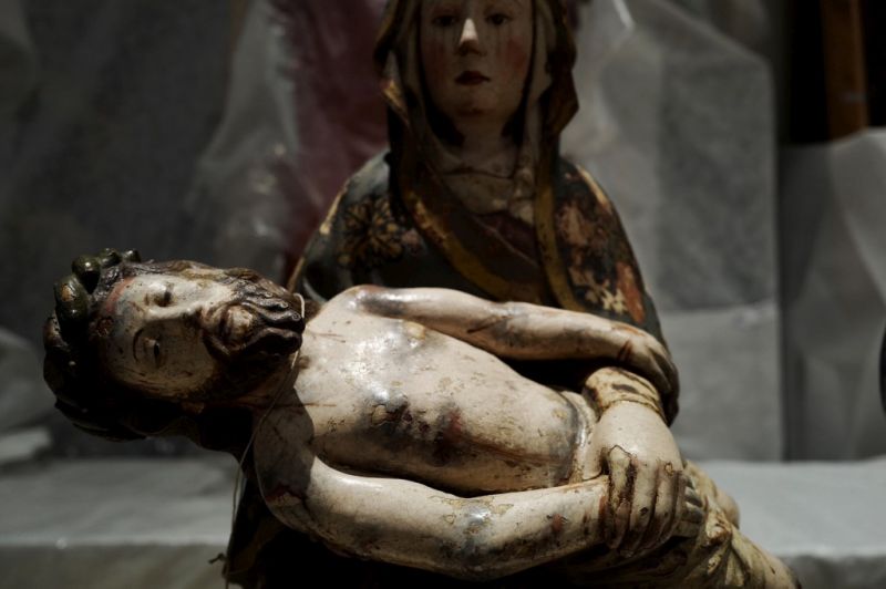 Na sala antes ocupada pelos Painéis de São Vicente estão agora uma série de esculturas de pedra e de madeira à espera de ocupar o seu lugar nas galerias renovadas [DR]