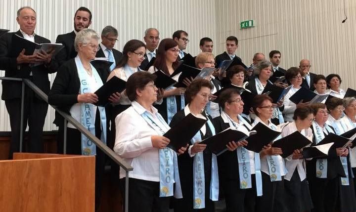 O Grupo Coral de Nossa Senhora do Sameiro interpreta cânticos reunidos por Arnaldo Vareiro na obra ‘Subimos Jubilosos a Cantar’
