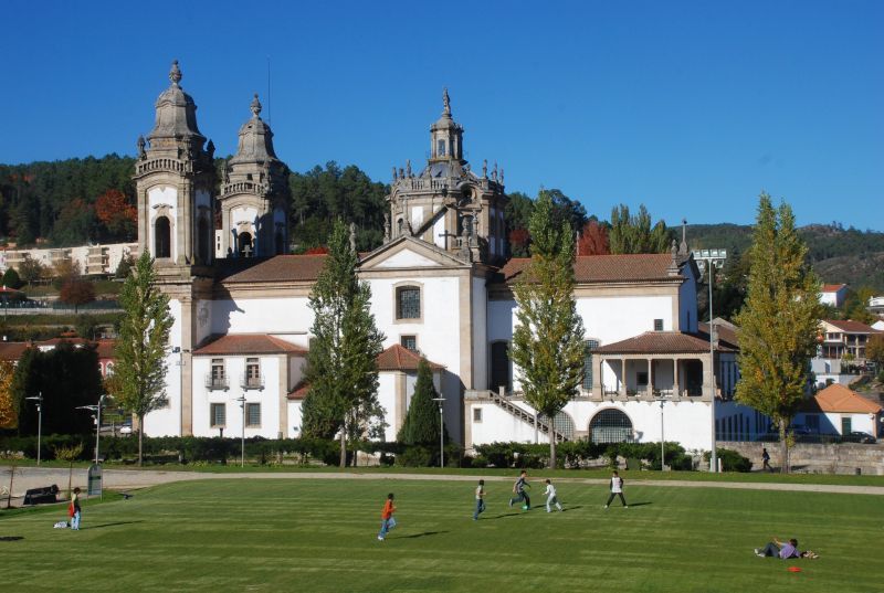 Mosteiro de S. Miguel de Refojos (vista exterior)