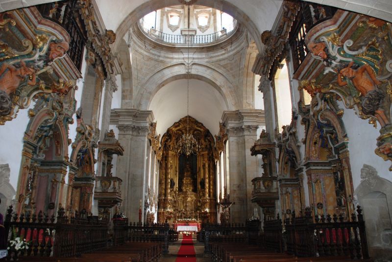 Mosteiro de S. Miguel de Refojos (interior) Mosteiro de S. Miguel de Refojos (interior)