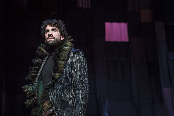 Gertrude (figurinos Bernardo Monteiro)