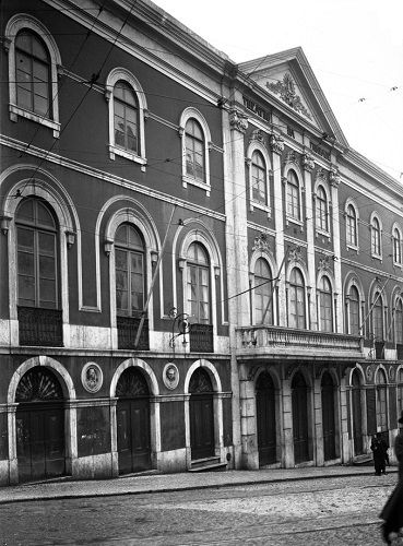 Teatro da Trindade, foto de Joshua Benoliel, in a.f. C.M.L.