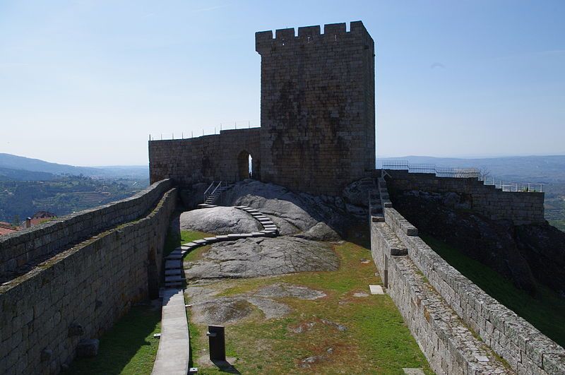 Castelo de Pinhel © Ken & Nyetta, via Wikimedia Commons