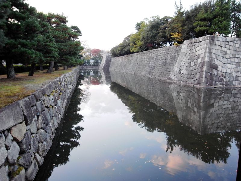 Fosso do Palácio Nijo-jo (foto Helena Serra)