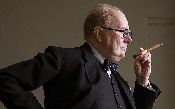 Gary Oldman em A Hora Mais Negra de Joe Wright. Gary Oldman em A Hora Mais Negra de Joe Wright.