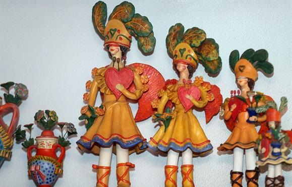 "Amor é cego", uma das figuras típicas de Estremoz Foto Sara Matos/ Global Imagens "Amor é cego", uma das figuras típicas de Estremoz Foto Sara Matos/ Global Imagens