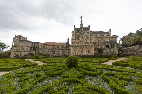 Dentro dos 105 hectares de mata existem 140 edifícios, muitos deles de interesse histórico reconhecido - Foto Rui Oliveira/global Imagens