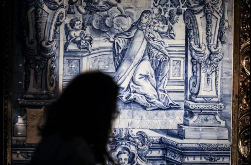Um dos painéis da vida de Santa Teresa de Ávila [Foto: Daniel Rocha]