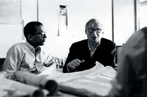 Doshi com o arquiteto Louis Khan | Cortesia VSF/Pritzker Prize Doshi com o arquiteto Louis Khan | Cortesia VSF/Pritzker Prize