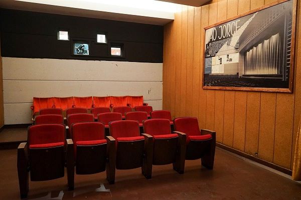 Sala da Rank Filmes no Cinema São Jorge - ou a sala da censura | José Frade Sala da Rank Filmes no Cinema São Jorge - ou a sala da censura | José Frade