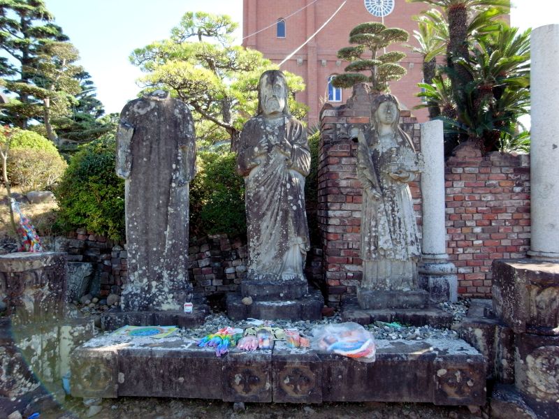 Ruínas da Catedral de Urakami, destruída pela bomba atómica