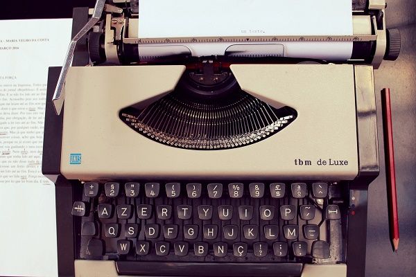 Meninas Exemplares - Créditos reservados Meninas Exemplares - Créditos reservados