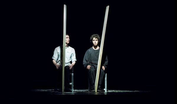 Ovvio, pelo Kolektiv Lapso Cirk/David & Tomas_Martina Caruso Ovvio, pelo Kolektiv Lapso Cirk/David & Tomas_Martina Caruso