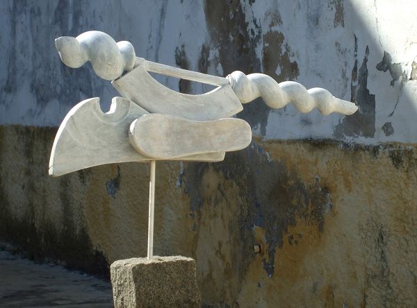 “Turmoil” Escultura/assemblage Madeira, ferro, pedra e tinta industrial (53 x 62 x 15,5 cm) 2013