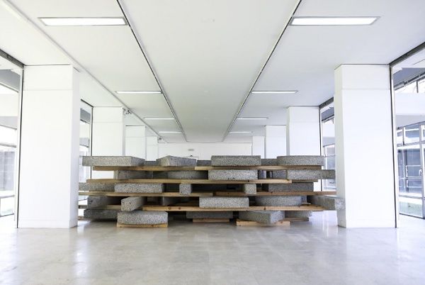 A ainda diretora das galerias municipais, Sara Antónia Matos, espera que a grande nave seja convidativa para artistas que usam o espaço como matéria de trabalho_Nuno Ferreira Santos A ainda diretora das galerias municipais, Sara Antónia Matos, espera que a grande nave seja convidativa para artistas que usam o espaço como matéria de trabalho_Nuno Ferreira Santos