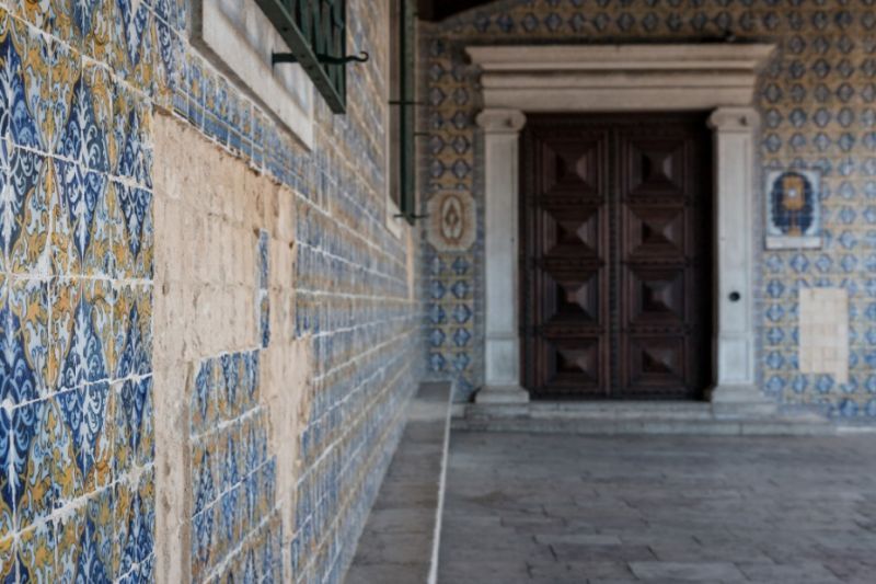 A PJ já recuperou mais de 130 azulejos roubados no Mosteiro de Odivelas (Foto: Nuno Ferreira Monteiro)