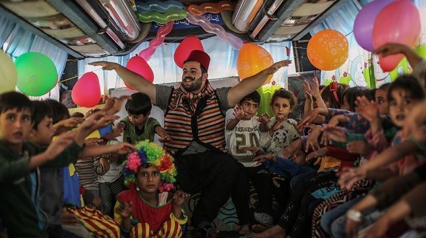 Autocarro da escola na Síria. Anas Alkharboutli, menção honrosa Autocarro da escola na Síria. Anas Alkharboutli, menção honrosa