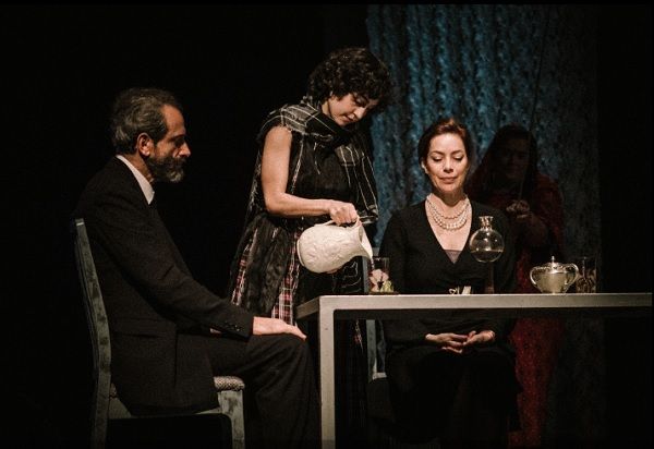 João Grosso, Margarida Marinho, Carolina Amaral e Pedro Russo, com cenário e figurinos de António Lagarto, na peça "Sem Flores nem Coroas", escrita por Orlanda da Costa em 1967_Estelle Valente