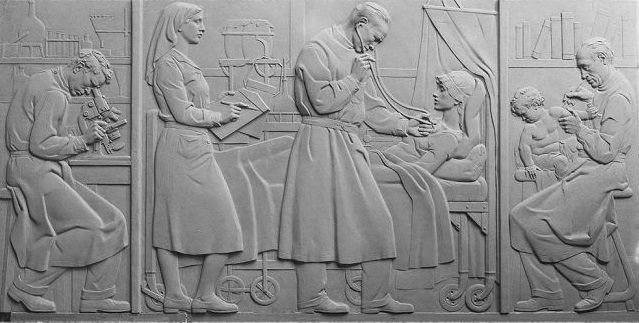 "A Medicina", escultura de Leopoldo de Almeida (Estúdio Mário Morais; 1933-1983) © Biblioteca de Arte da Fundação Calouste Gulbenkian "A Medicina", escultura de Leopoldo de Almeida (Estúdio Mário Morais; 1933-1983) © Biblioteca de Arte da Fundação Calouste Gulbenkian