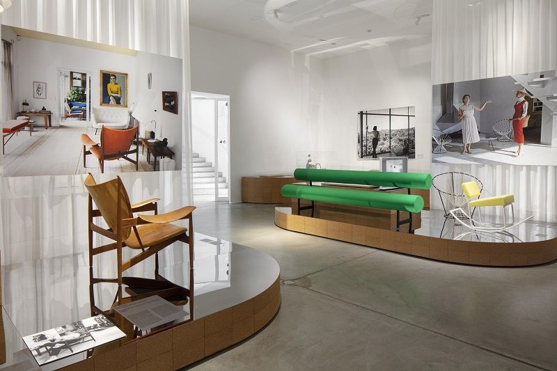 Installation view » Home Stories: 100 Years, 20 Visionary Interiors « © Vitra Design Museum, Photo: Ludger Paffrath 