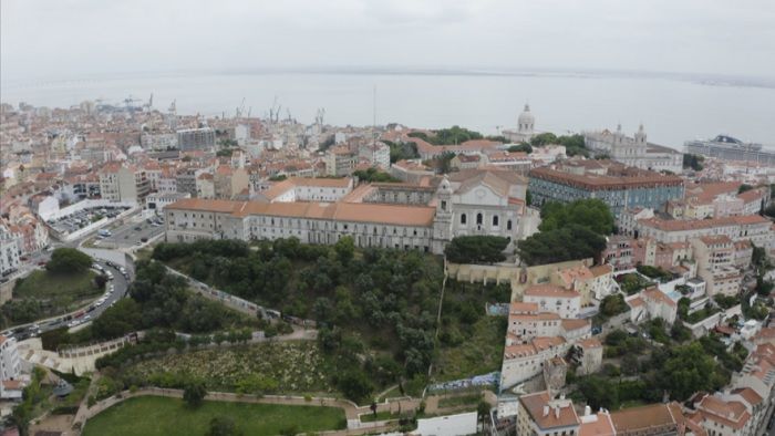O primeiro episódio tem como cenário o Convento da Graça, em Lisboa [RTP2]
