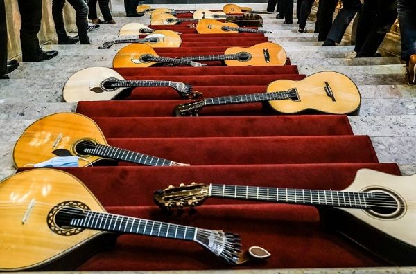 Preparativos para o encontro dos guitarristas, nos Paços do Concelho de Lisboa ©José Frade/Museu do Fado