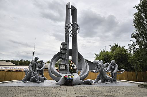 Monumento aos sapadores-bombeiros que participaram na liquação das consequências do acidente na central nuclear de Chernobyl