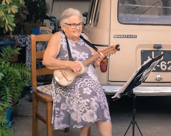 Aos 84 anos, Bia Baguinho continua a fazer poesia Foto: Vozes de Mestres