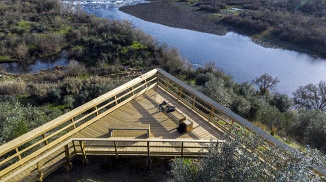 A Rota das Pesqueiras e das Lagoas do Tejo percorre pela margem direita do rio na freguesia de Ortiga, concelho de Mação DR