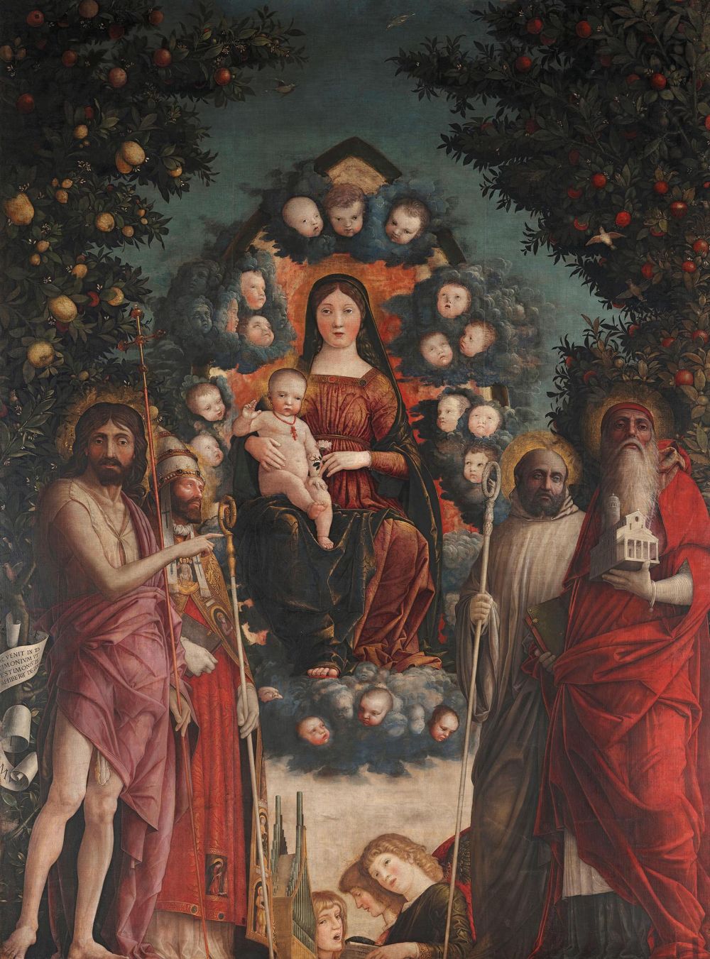 Obra em Exposição: Andrea Mantegna (1431-1506), Virgem em glória com Santos, 1497, têmpera sobre tela, Castello Sforzesco, Milão © Google Arts & Culture Obra em Exposição: Andrea Mantegna (1431-1506), Virgem em glória com Santos, 1497, têmpera sobre tela, Castello Sforzesco, Milão © Google Arts & Culture
