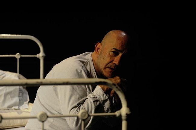Ator José Raposo na peça "Foi assim", de Jon Fosse. Foto: Jorge Gonçalves Ator José Raposo na peça "Foi assim", de Jon Fosse. Foto: Jorge Gonçalves