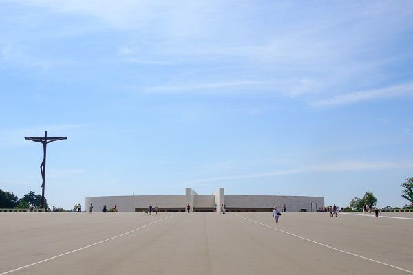 Basílica da Santíssima Trindade, no Santuário de Fátima © Enric Vives-Rubio / Centro Nacional de Cultura